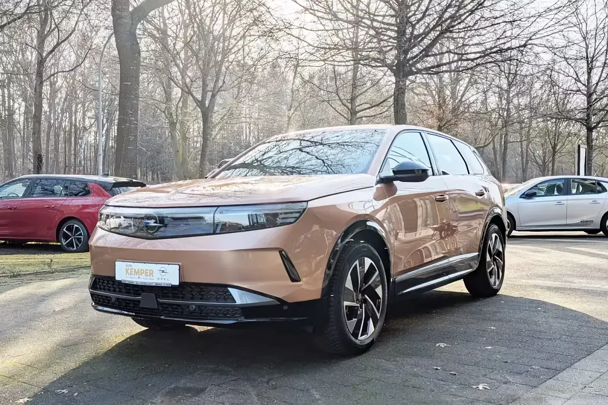 Gebraucht Opel Grandland Electric Edition 156 kW (213 PS) 2025 Impakt kupfer (metallic) SUV