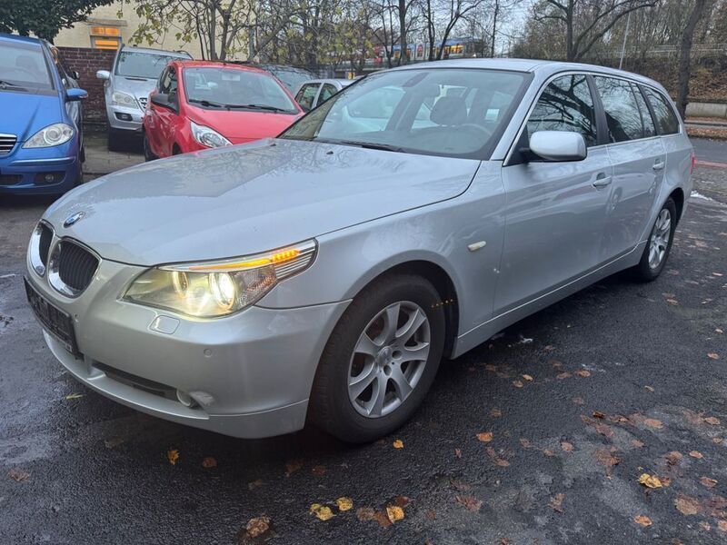 Silber Gebraucht 2004 BMW 525 Sport Line Kombi | 2.990 € (Fairer Preis) - Bild 1/4