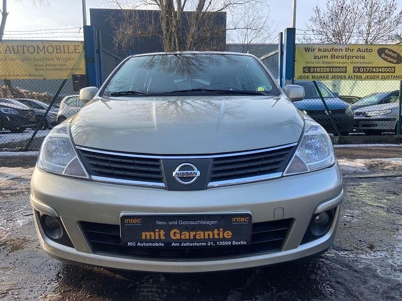 Gebraucht Nissan Tiida Acenta 110 PS (80 kW) 2009 Silber Limousine