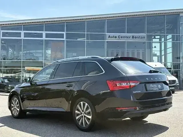 Gebraucht Skoda Superb Ambition 200 PS (147 kW) 2022 Schwarz Kombi