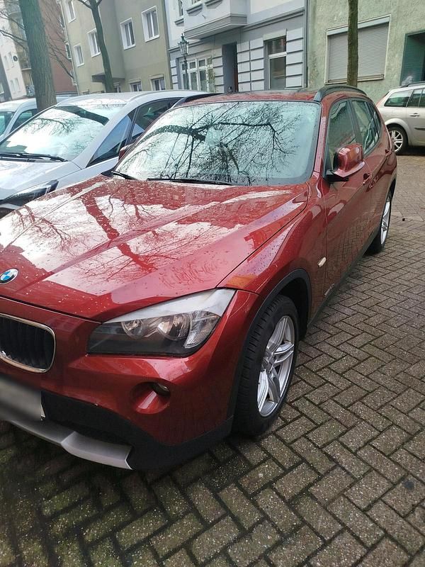 Rot Gebraucht 2012 BMW X1 SUV | 5.250 € (Superpreis) - Bild 1/4