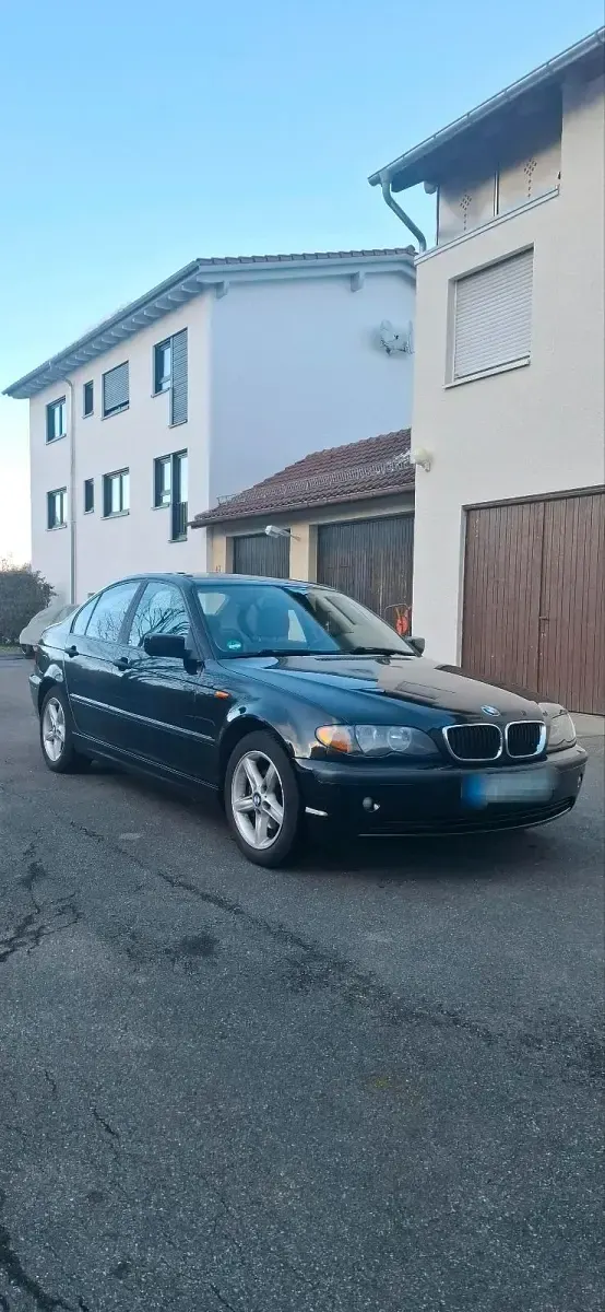 Gebraucht BMW 318 143 PS (105 kW) 2001 Blau Limousine