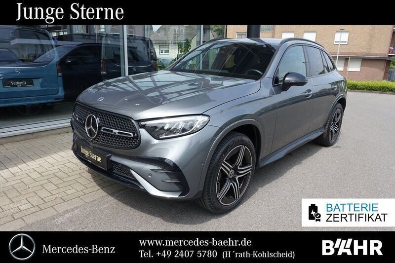 Grau Gebraucht 2023 Mercedes GLC300e AMG SUV | 61.950 € (Etwas zu teuer) - Bild 1/4
