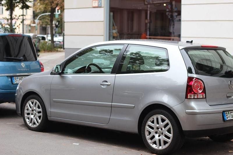 Gebraucht VW Polo Sportline 101 PS (74 kW) 2008 Grau Limousine