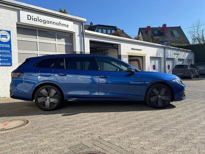 Neu VW Passat R-line 265 PS (194 kW) 2026 Blau Kombi