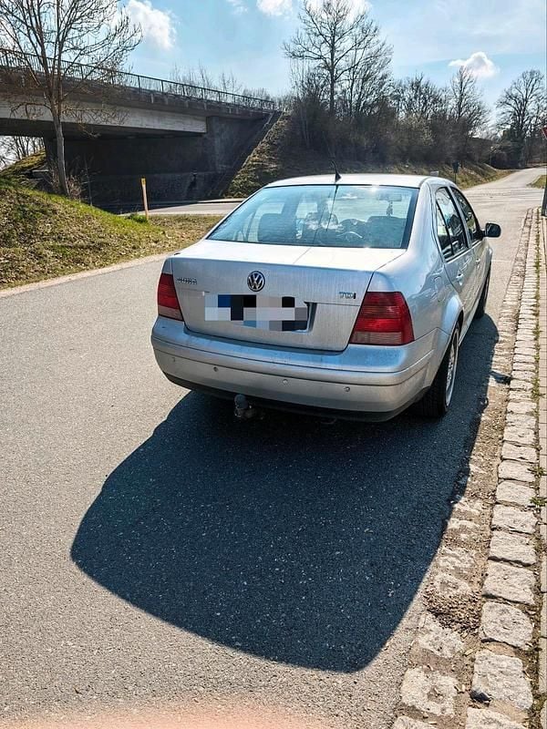 Second-hand VW Bora 100 CP (73 kW) 2005 Berlinǎ