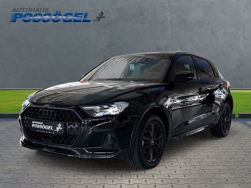 Mythosschwarz metallic (metallic) Gebraucht 2023 Audi A1 Sportback Ambiente Kleinwagen | 24.500 € (Etwas zu teuer) - Bild 1/4