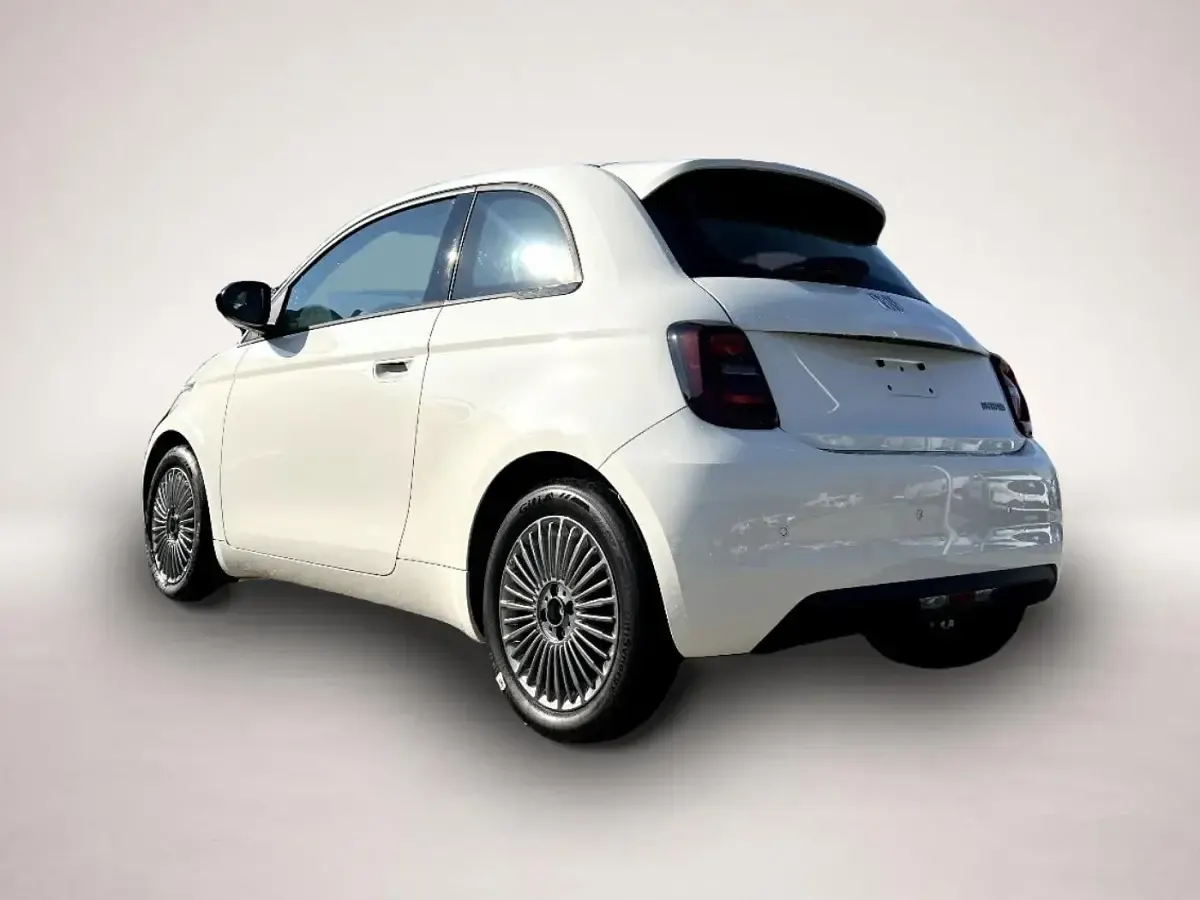 Neu Fiat 500 Icon 65 PS (47 kW) 2026 Manufacturer Kleinwagen