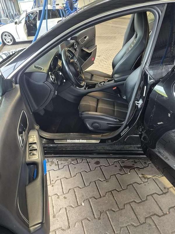 Gebraucht Mercedes CLA200 156 PS (114 kW) 2018 Schwarz Coupé