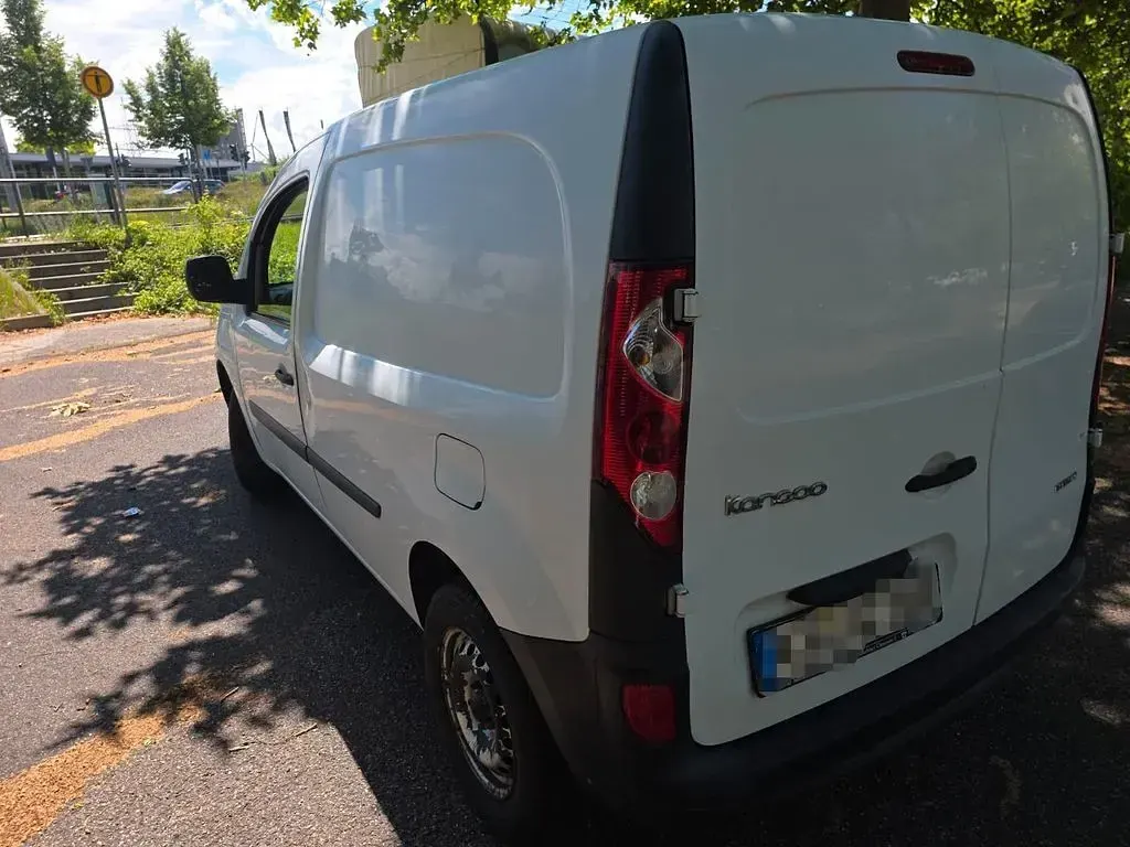 Gebraucht Renault Kangoo Authentique 75 PS (55 kW) 2011 Weiß Van / Kleinbus