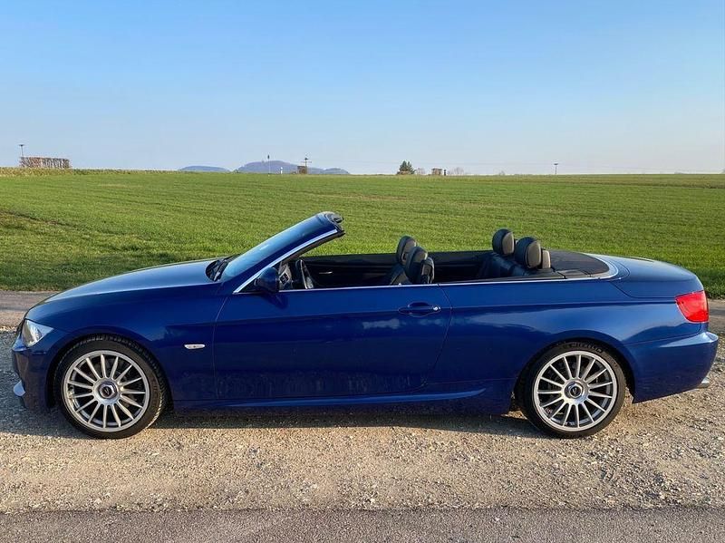 Gebraucht BMW 325 Cabriolet Performance 218 PS (160 kW) 2012 Blau Cabrio