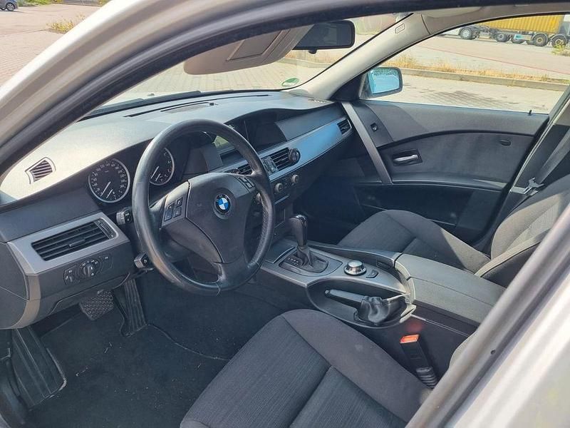 Gebraucht BMW 520 170 PS (125 kW) 2003 Silber Limousine