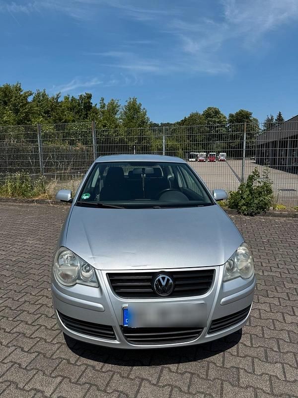 Silber Gebraucht 2009 VW Polo Kleinwagen | 1.800 € (Guter Preis) - Bild 1/4