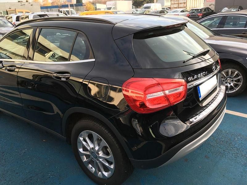 Gebraucht Mercedes GLA220 Style 170 PS (125 kW) 2016 Schwarz SUV