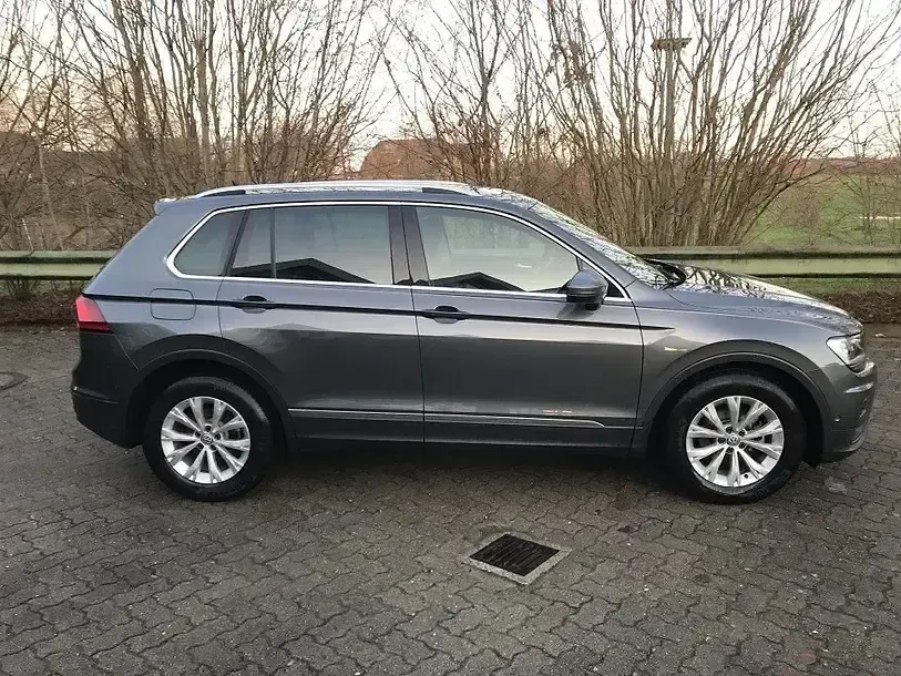 Gebraucht VW Tiguan Comfortline 125 PS (91 kW) 2018 Indiumgrau metallic SUV