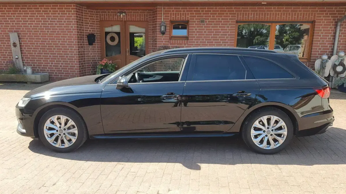 Gebraucht Audi A4 Advanced 204 PS (150 kW) 2020 Schwarz Kombi