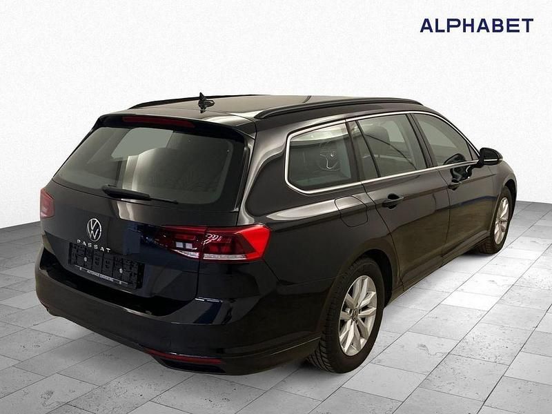 Gebraucht VW Passat Business 122 PS (89 kW) 2024 Deep black perleffekt Kombi