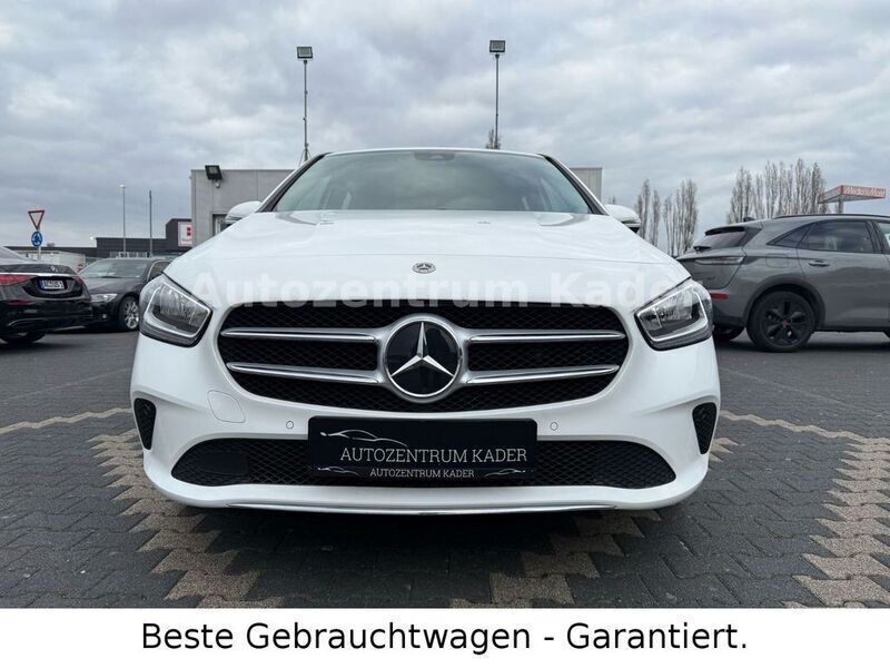 Polarweiss unilack Gebraucht 2020 Mercedes B200 Progressive Van / Kleinbus | 15.900 € (Guter Preis) - Bild 1/4