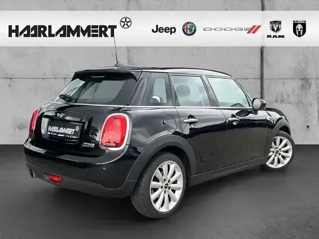 Gebraucht Mini Cooper 136 PS (100 kW) 2018 Schwarz Kleinwagen