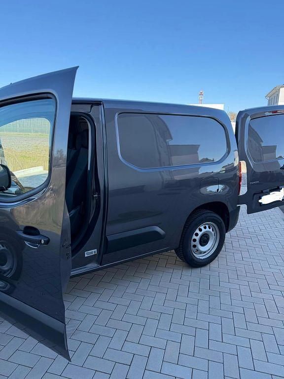 Gebraucht Opel Combo 101 PS (74 kW) 2023 Grau Van