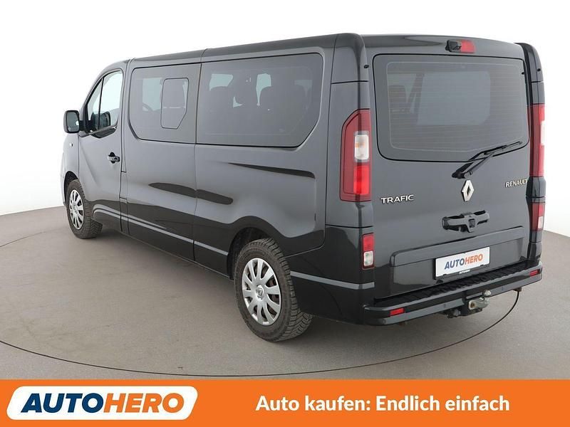 Gebraucht Renault Trafic Expression 145 PS (106 kW) 2016 Schwarz Van / Kleinbus