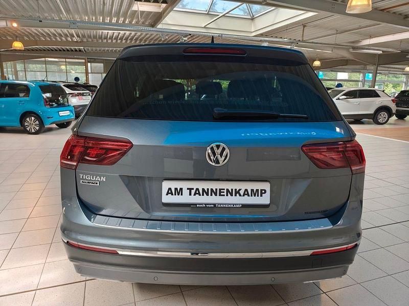 Gebraucht VW Tiguan Allspace Highline 150 PS (110 kW) 2020 Grau SUV