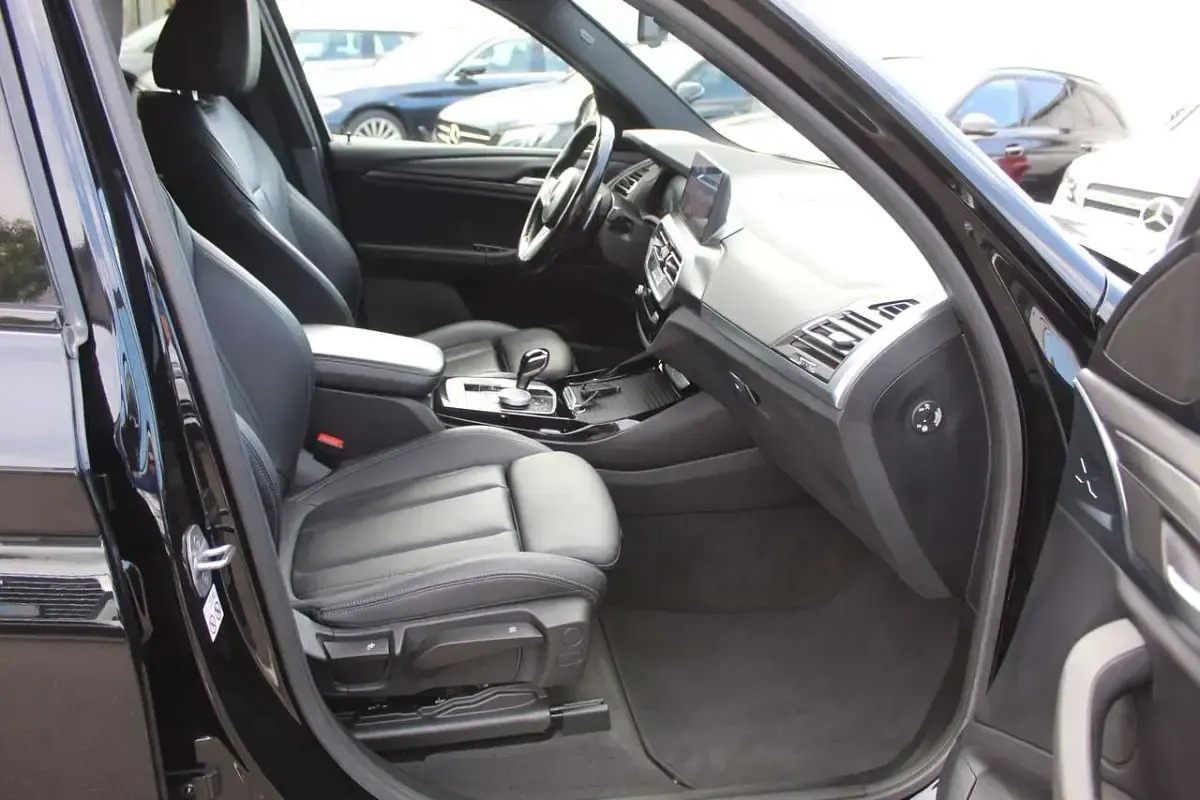 Gebraucht BMW X3 M Sport 286 PS (210 kW) 2022 Black sapphire metallic SUV