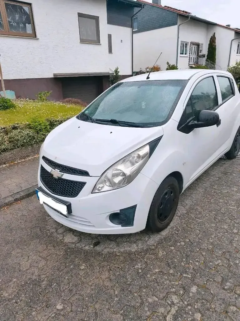 Używany Chevrolet Spark 68 KM (50 kW) 2011 Biały Hatchback