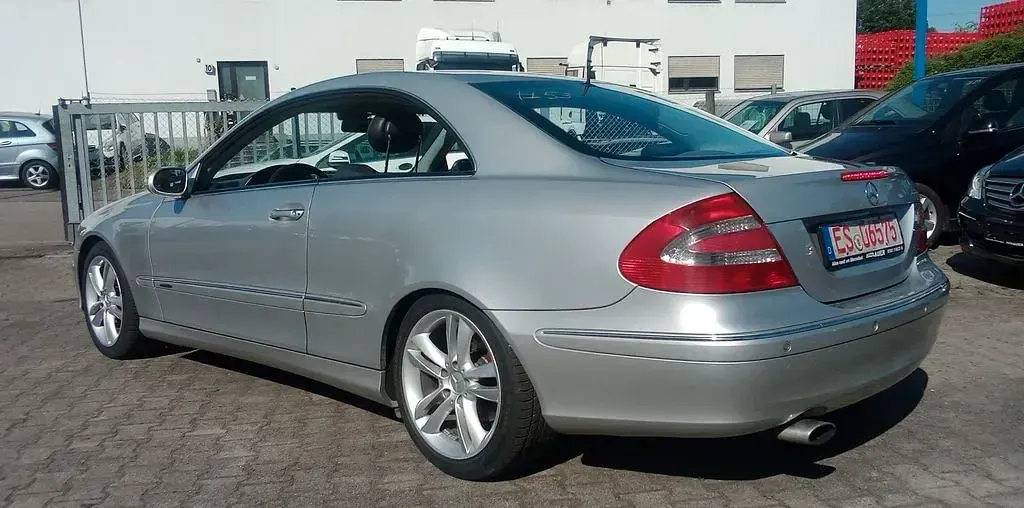Gebraucht Mercedes CLK320 Avantgarde 218 PS (160 kW) 2002 Silber Coupé