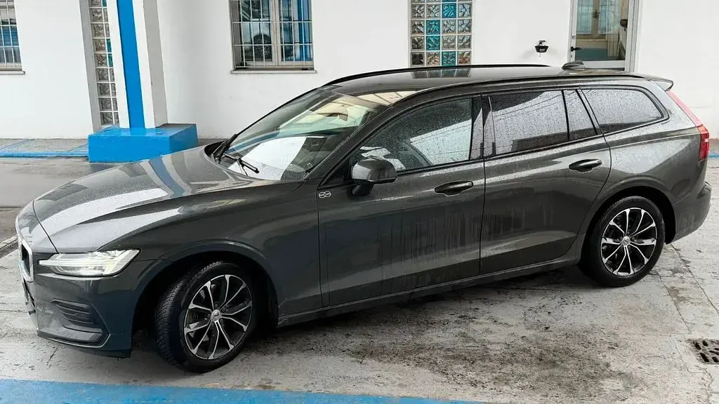 Gebraucht Volvo V60 197 PS (144 kW) 2021 Grau Kombi