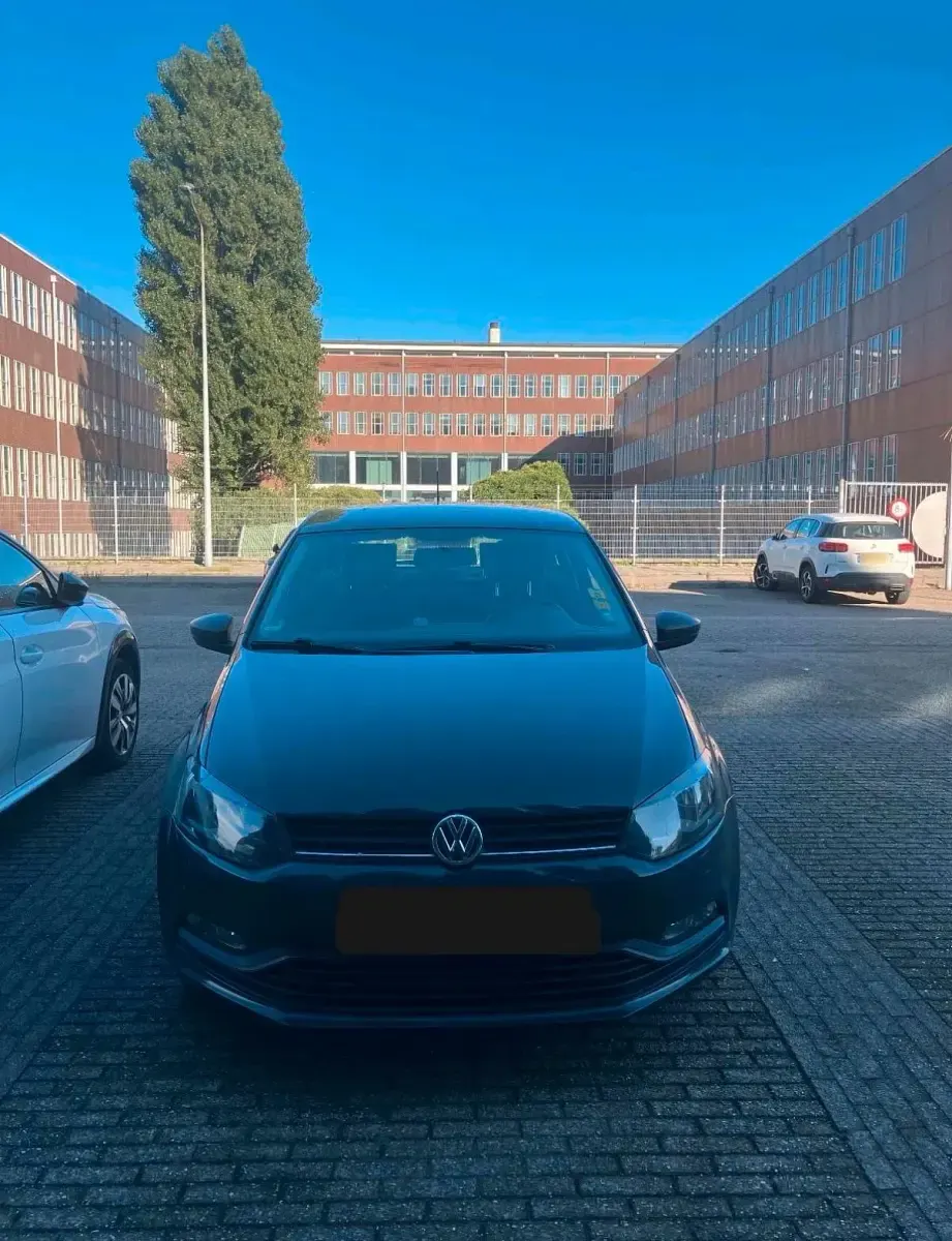 Gebraucht VW Polo 75 PS (55 kW) 2016 Grau Kleinwagen