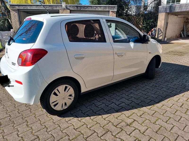 Gebraucht Mitsubishi Space Star 71 PS (52 kW) 2019 Weiß Kleinwagen