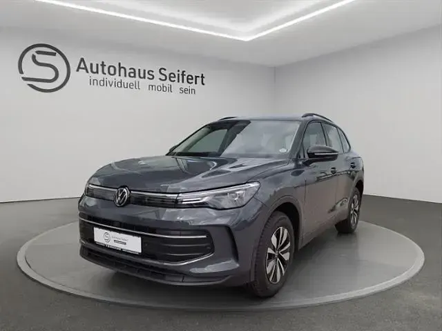 Neu VW Tiguan Life 204 PS (150 kW) 2026 Grau SUV