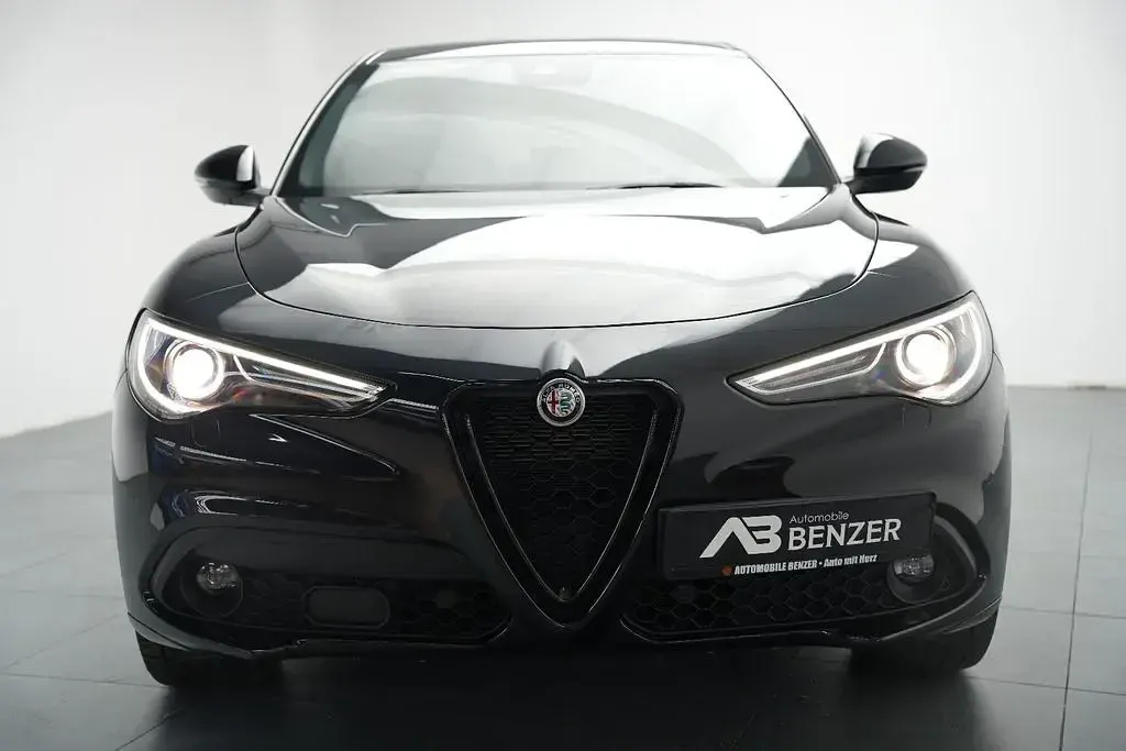 Gebraucht Alfa Romeo Stelvio Veloce 209 PS (153 kW) 2022 Schwarz SUV