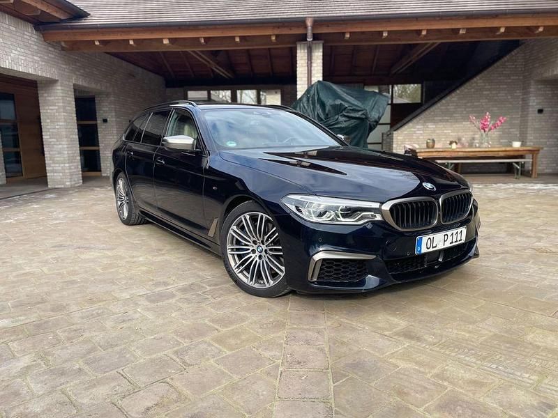 Second-hand BMW M550 Performance 400 CP (294 kW) 2019 Negru Berlinǎ