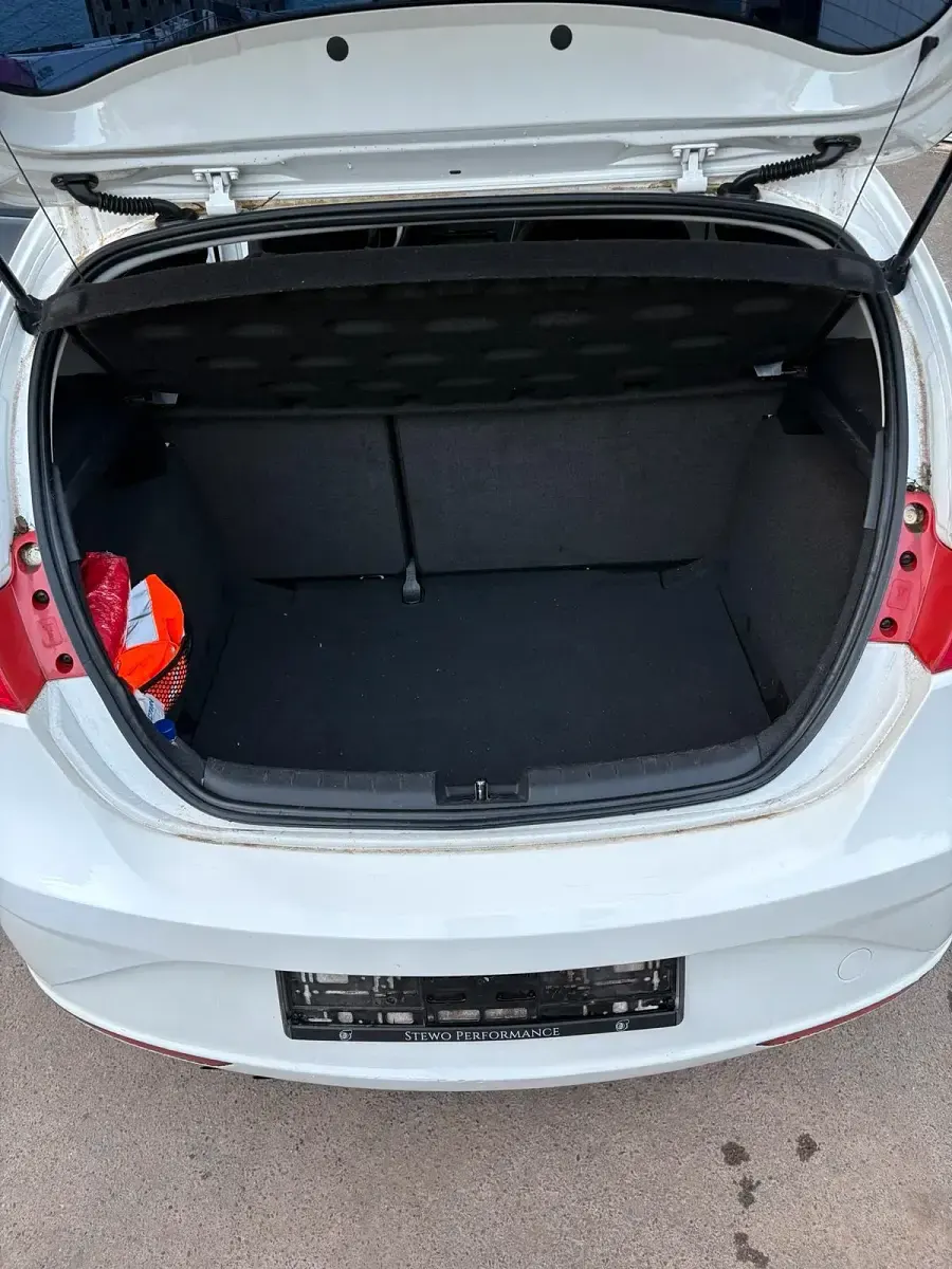 Usata Seat Leon 125 CV (91 kW) 2011 Bianco Utilitaria