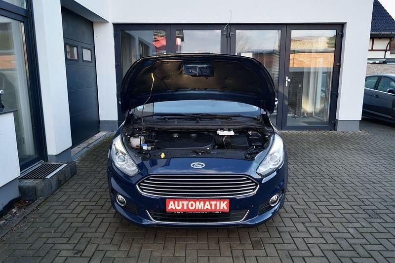 Gebraucht Ford S-MAX Titanium 239 PS (175 kW) 2018 Blau Van / Kleinbus