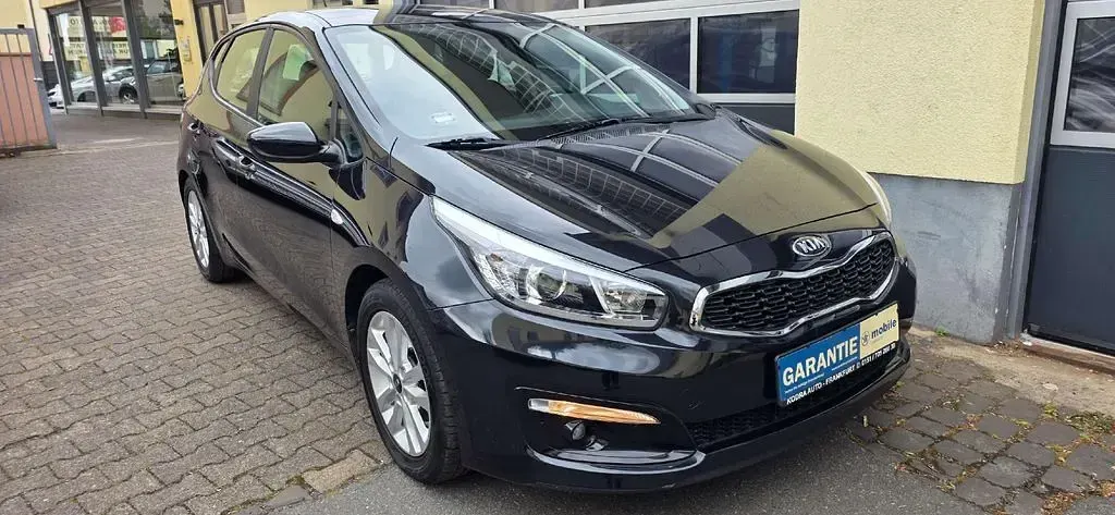 Gebraucht Kia Ceed Edition 7 101 PS (74 kW) 2016 (1k) zilinaschwarz met. Kleinwagen