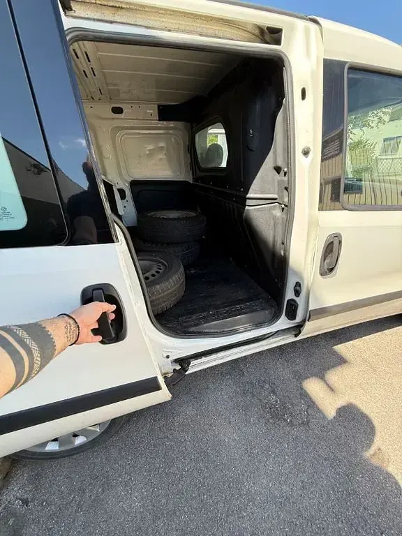 Gebraucht Opel Combo Selection 95 PS (69 kW) 2017 Weiß Van / Kleinbus
