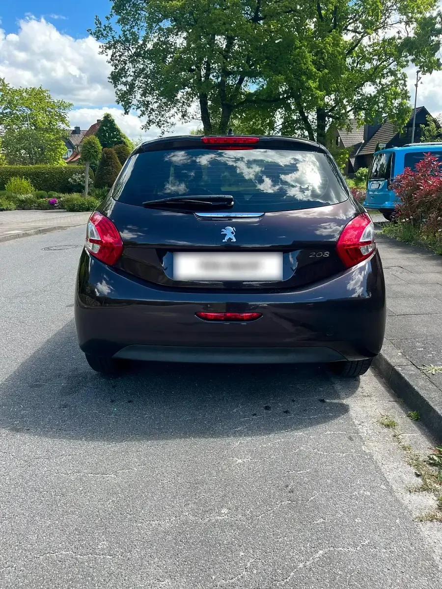 Gebraucht Peugeot 208 68 PS (50 kW) 2013 Andere farben Kleinwagen