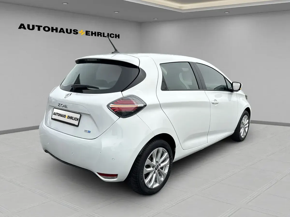 Gebraucht Renault Zoe Experience 50 kW (69 PS) 2021 Weiß Kleinwagen