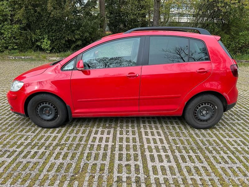 Gebraucht VW Golf V 105 PS (77 kW) 2007 Rot Limousine