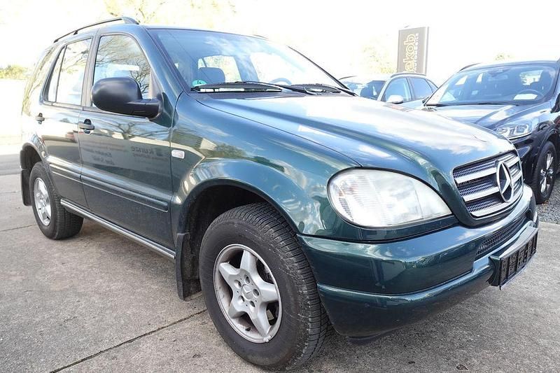 Grün Gebraucht 2000 Mercedes ML320 SUV | 5.990 € (Guter Preis) - Bild 1/4
