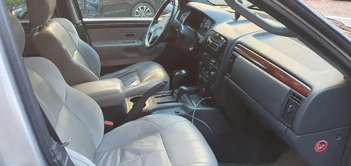 Gebraucht Jeep Grand Cherokee 163 PS (119 kW) 2004 Silber SUV