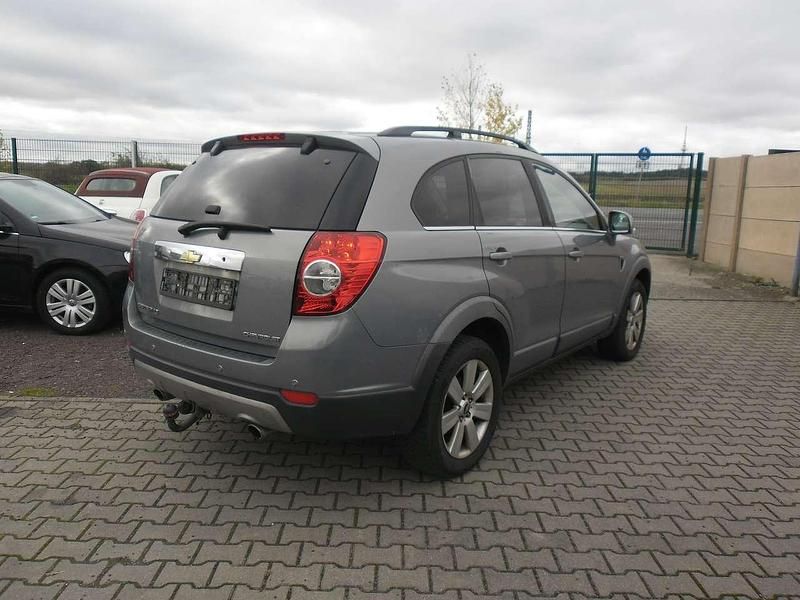 Używany Chevrolet Captiva LT 150 KM (110 kW) 2011 Szary SUV