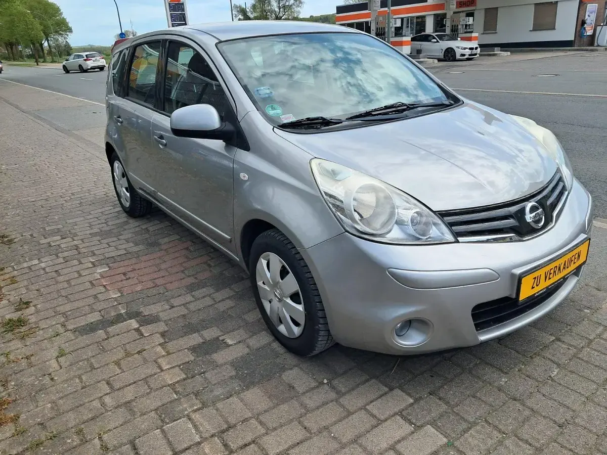 Gebraucht Nissan Note 89 PS (65 kW) 2011 Silber Kleinwagen