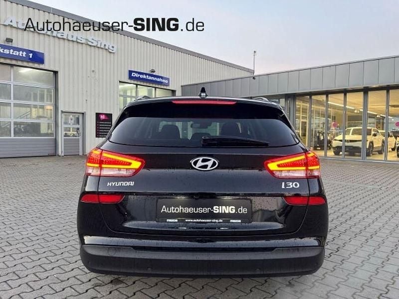 Neu Hyundai i30 140 PS (102 kW) 2025 Schwarz Kombi