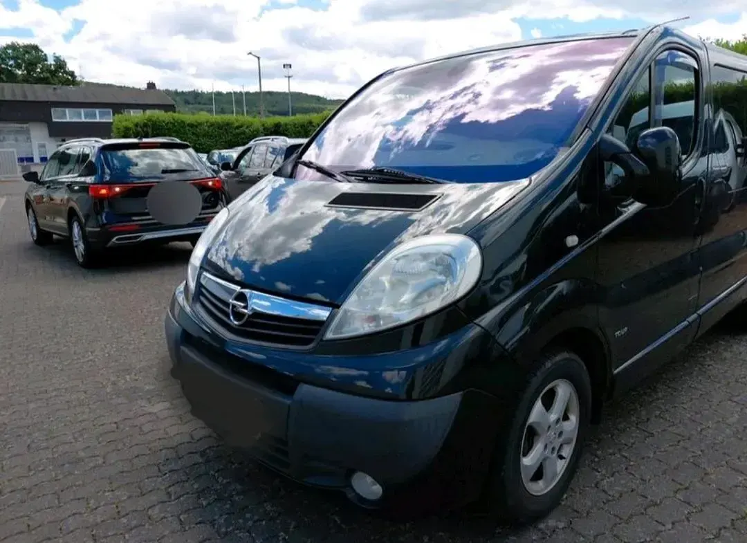 Gebraucht Opel Vivaro Cosmo 145 PS (106 kW) 2011 Schwarz Van / Kleinbus