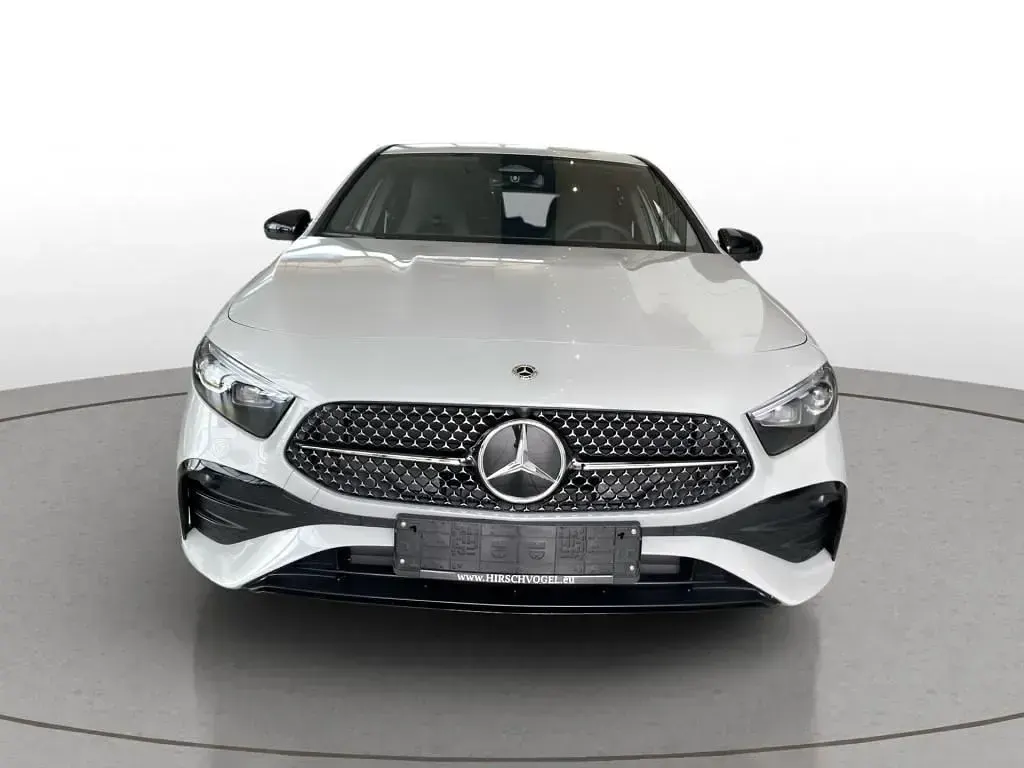 Gebraucht Mercedes A200 AMG line 150 PS (110 kW) 2025 Grau Limousine