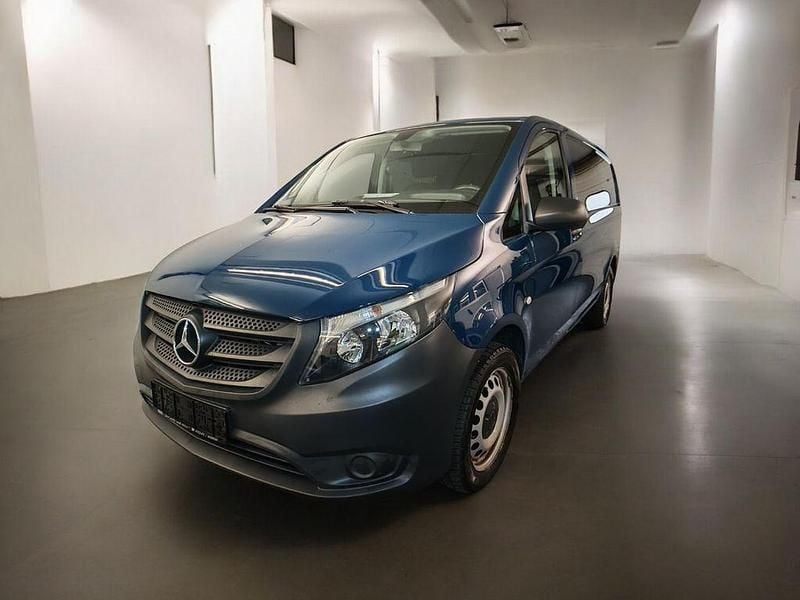 Navyblau Gebraucht 2018 Mercedes Vito Van / Kleinbus | 19.990 € (Superpreis) - Bild 1/4
